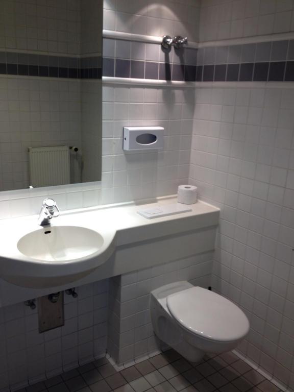 A1 Raststaette & Motel Hamburg-Stillhorn الغرفة الصورة