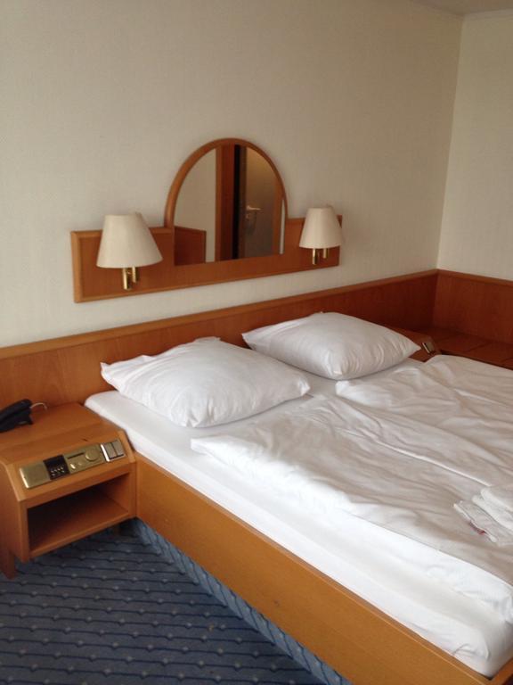 A1 Raststaette & Motel Hamburg-Stillhorn الغرفة الصورة